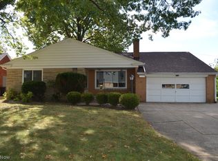 21145 Parkwood Ave, Fairview Park, OH 44126