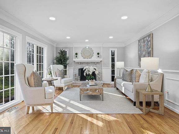 5th image of 10225 Forest Lake Dr