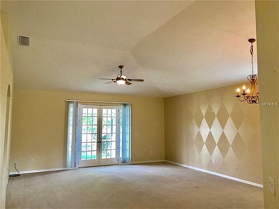 4th image of 29421 Crossland Dr