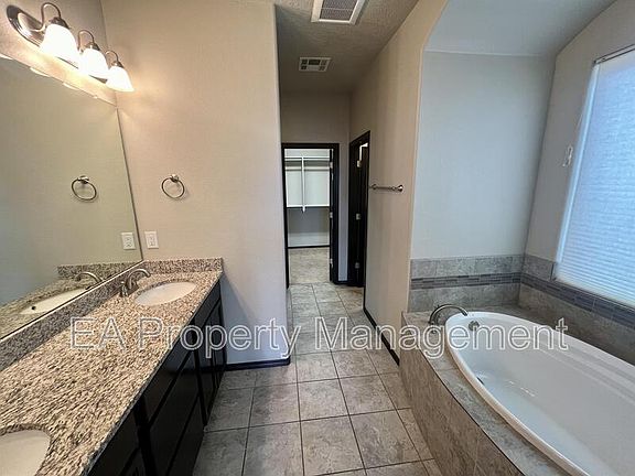 5th image of 7215 Valle Jardin Ln NW
