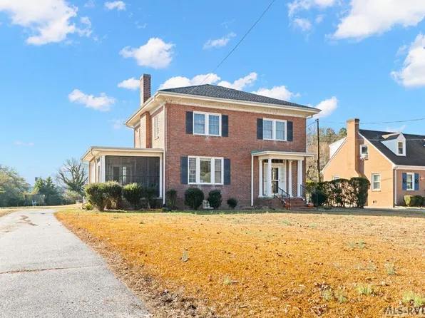 1205 W End Dr, Emporia, VA 23847