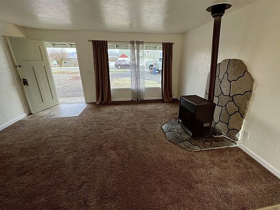 5th image of 603 N Ross Ln