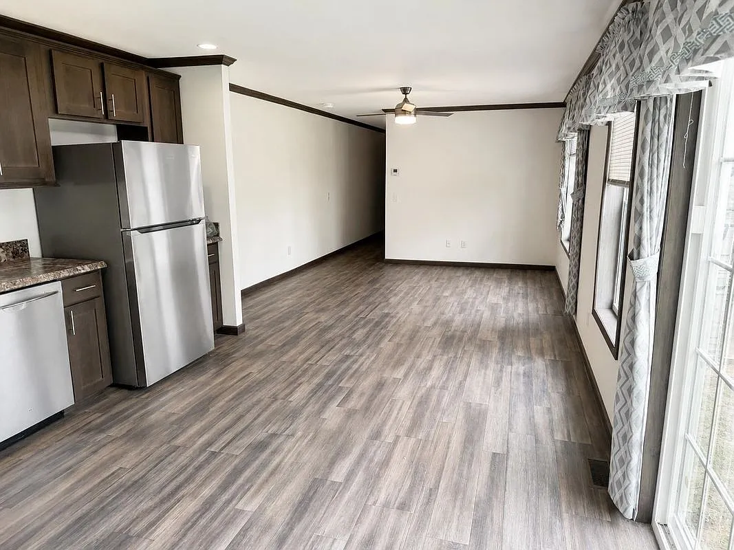2 bed, 2.0 bath, 1000 sqft, $2,500 — Photo 4