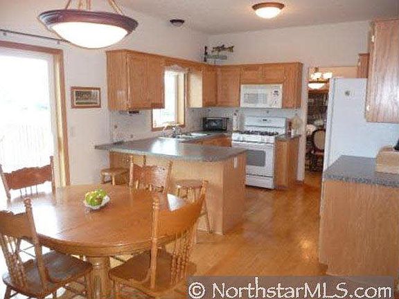 3rd image of 1117 Maplewood Court