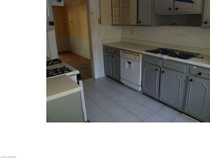 2nd image of 1008 W Westwood Ave