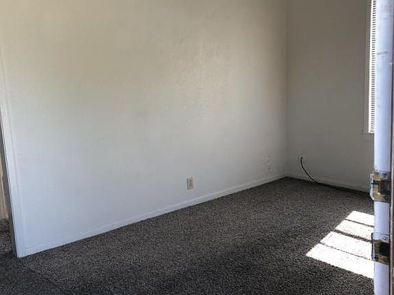 2nd image of 201 W Avenue G