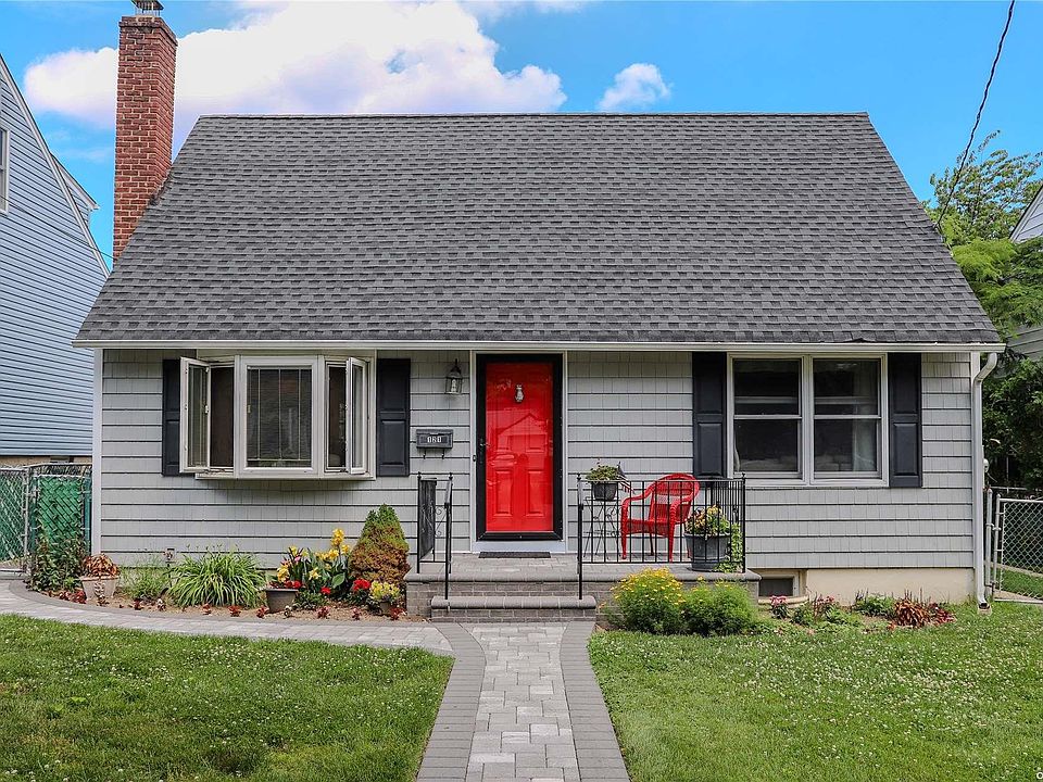 1st image of 121 Dorset Avenue