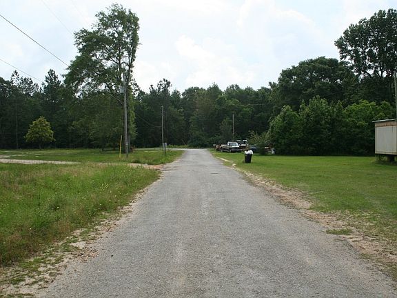 4th image of 61 Redwood Dr