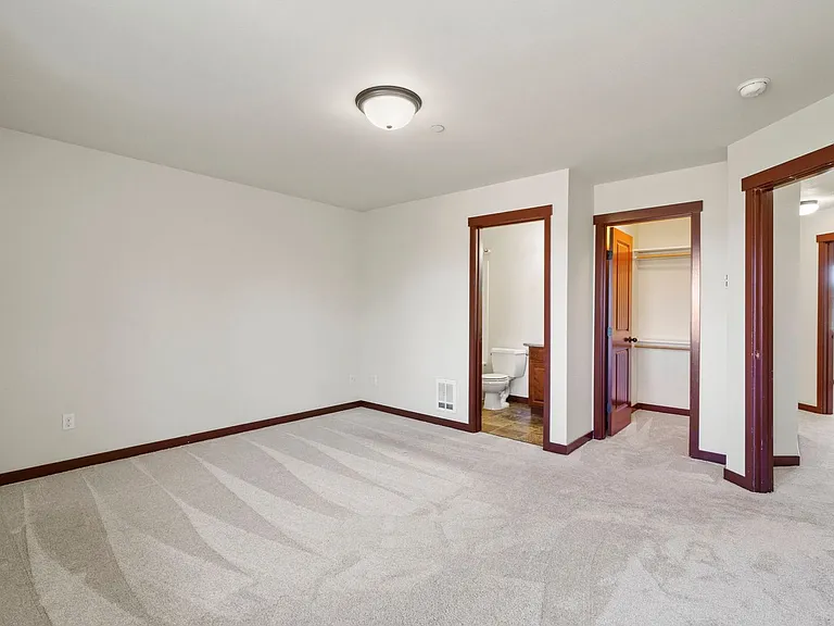 Beautiful Townhomes — Photo 13