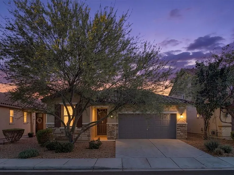 917 Spiracle Ave — Photo 1