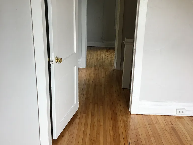 723 E 5th St #1/2 — Photo 12