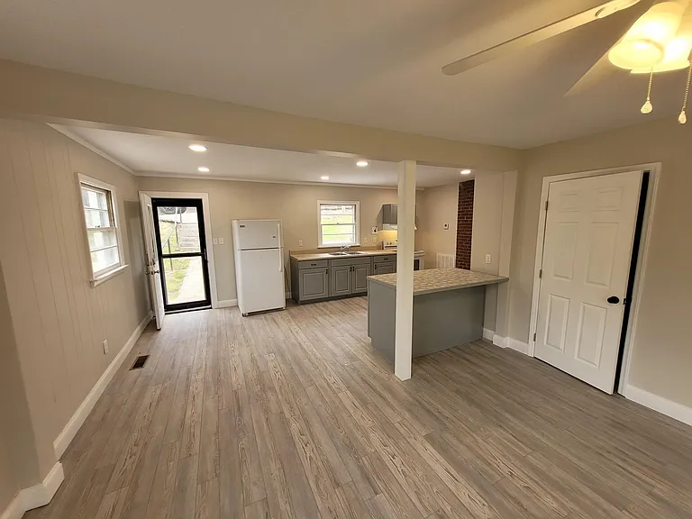110 Pine Hill Dr #B — Photo 5