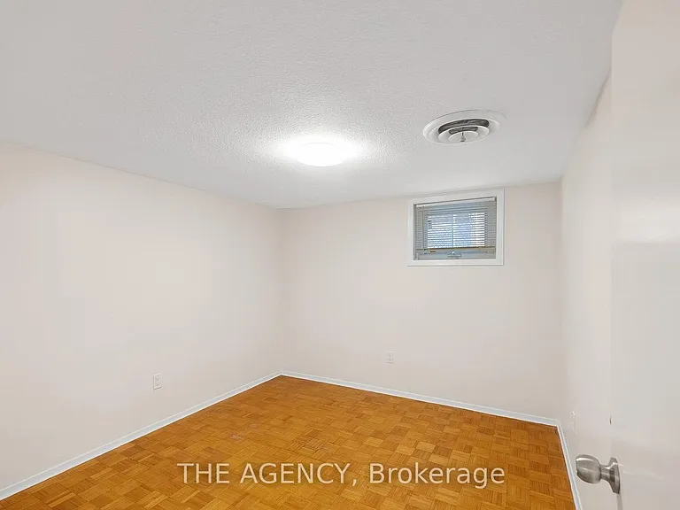 1038 Alexandra Ave — Photo 15