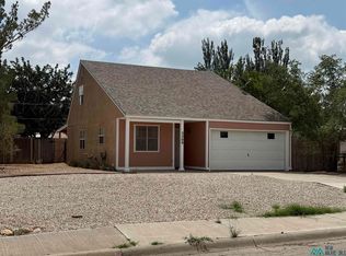 3209 Chiquita Ln, Roswell, NM 88201