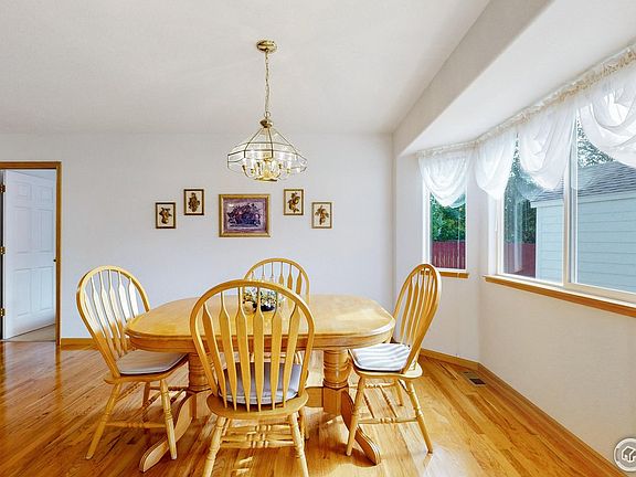 4th image of 3244 Mammoth Cir
