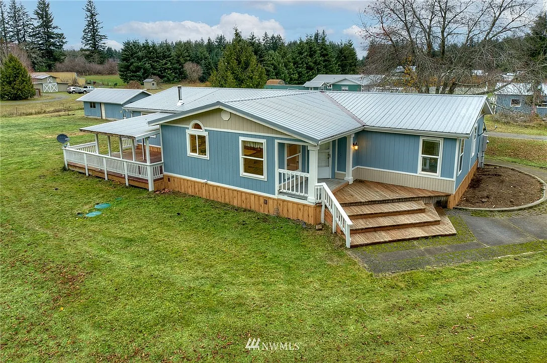 15926 Vail Loop SE photo 1