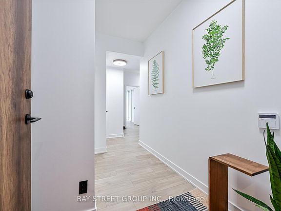 5th image of 251 Manitoba St #1604