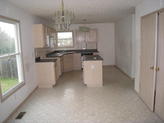 3rd image of 5525 Buxley Dr
