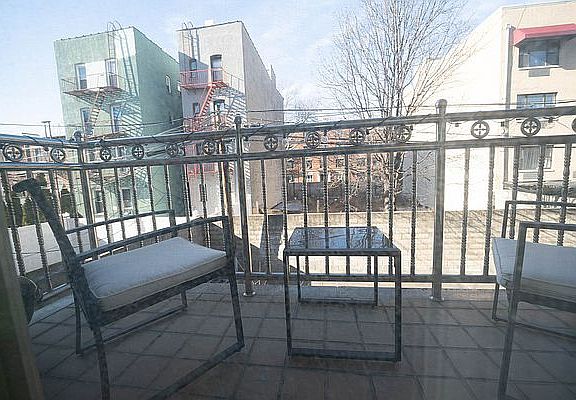 4th image of 3132 31st St APT 2B