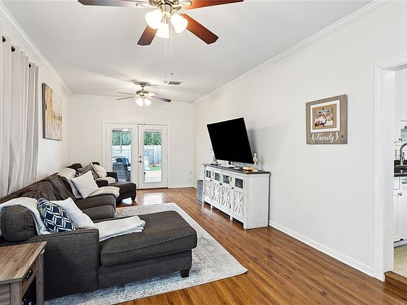 4th image of 518 Hesper Ave