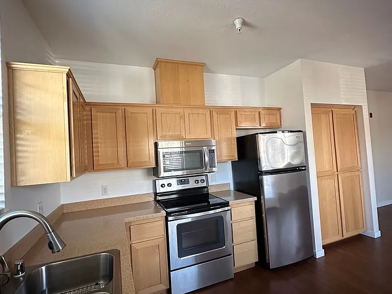 H Street Apartments — Photo 68