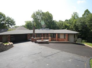 2042 E Timber Hill Pl, Springfield, MO 65804