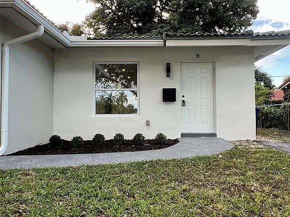 4th image of 3870 NW 79th Avenue