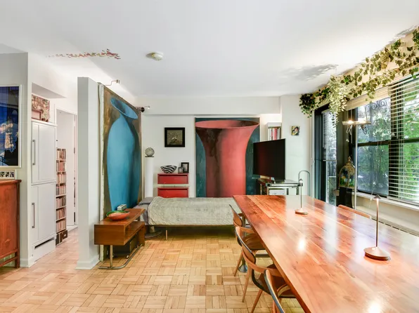 210 East 36th Street image 1 of 13