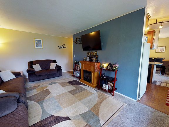 3rd image of 6190 Cumberland Ct