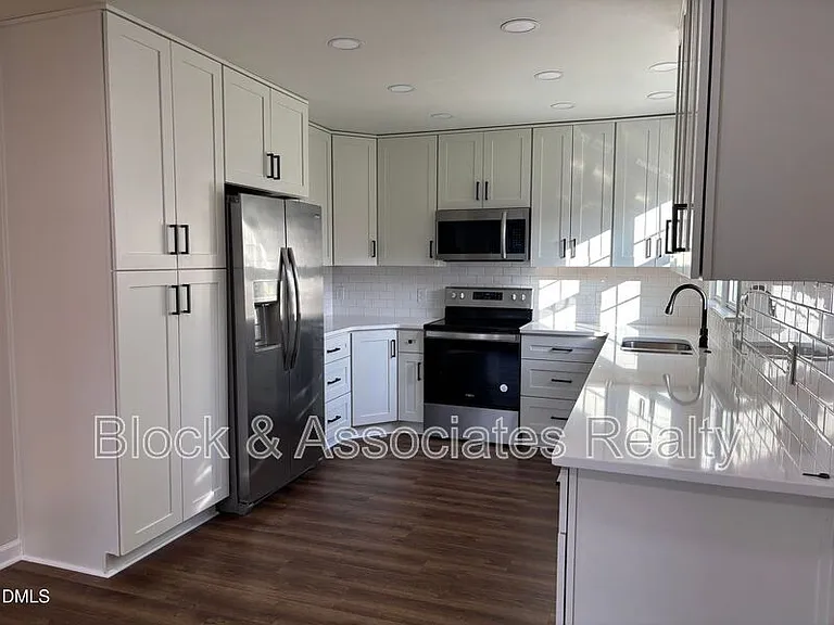 170 Devin Dr — Photo 6