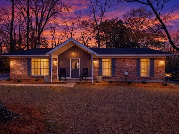 9743 Petaluma Dr, Semmes, AL 36575