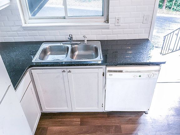 5th image of 130 N Erwin St #D09