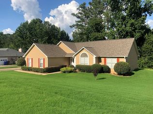 245 Weatherly Dr, Fayetteville, GA