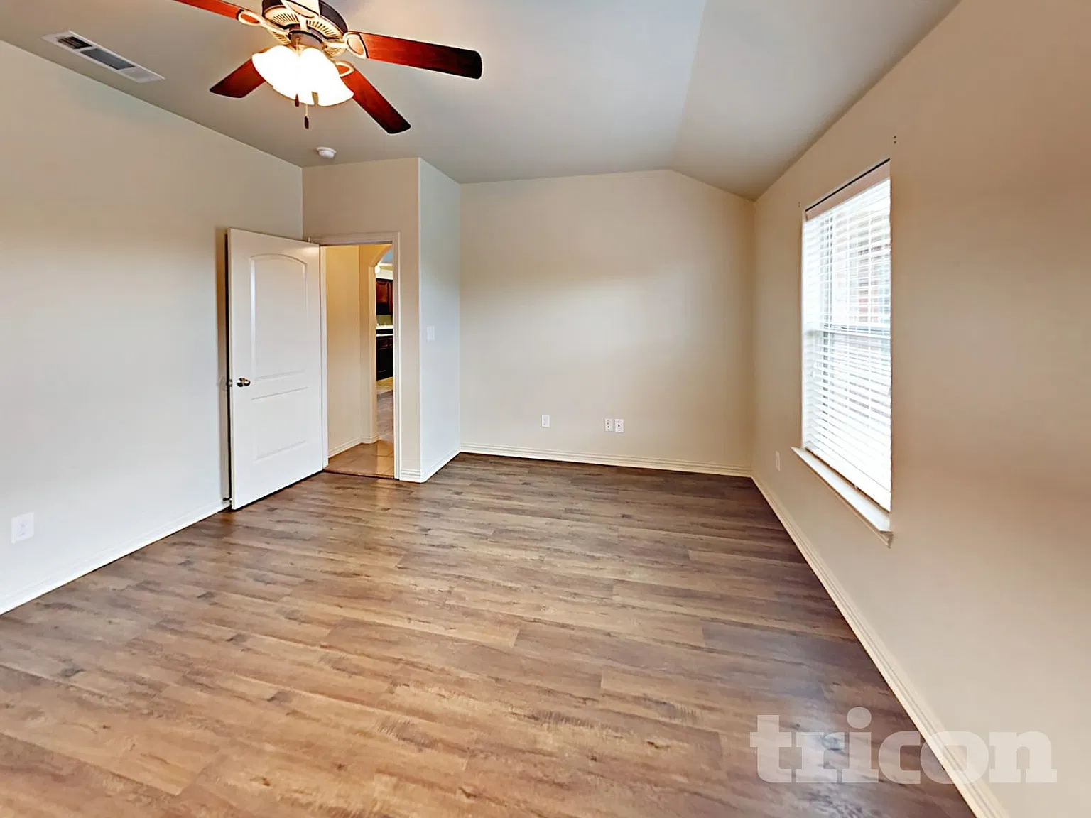 12400 Hunters Mill Trail Burleson TX — Photo 4