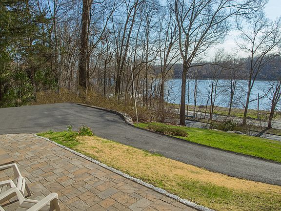 3rd image of 196 Shore Dr