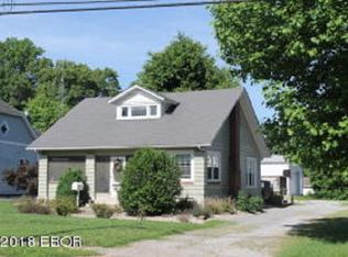 605 S Division St, Carterville, IL 62918