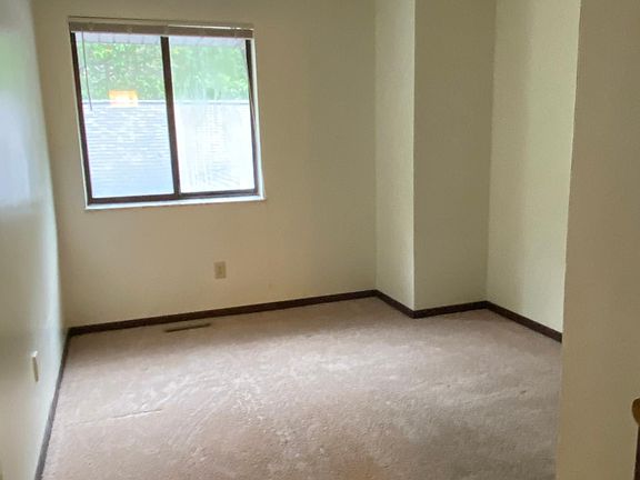 4th image of 7075 Austrian Pine Way #6