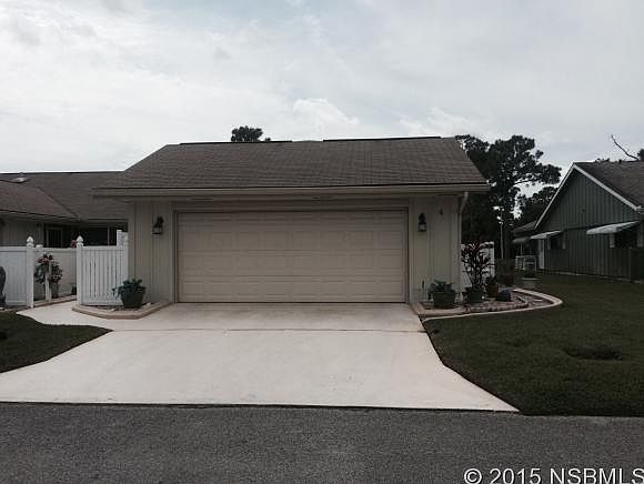 1st image of 4 Andrea Dr