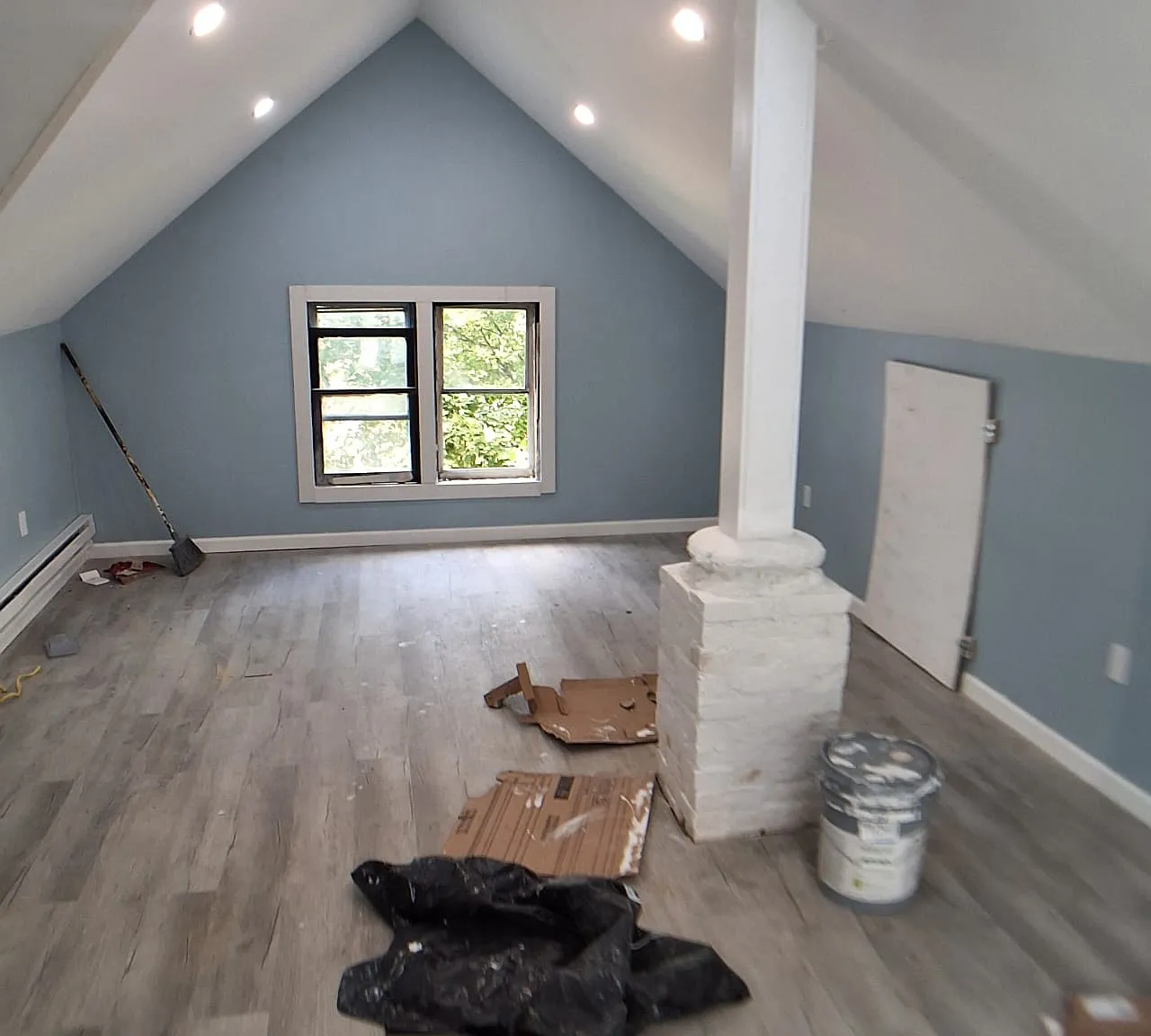 5 bed, $2,600 — Photo 1