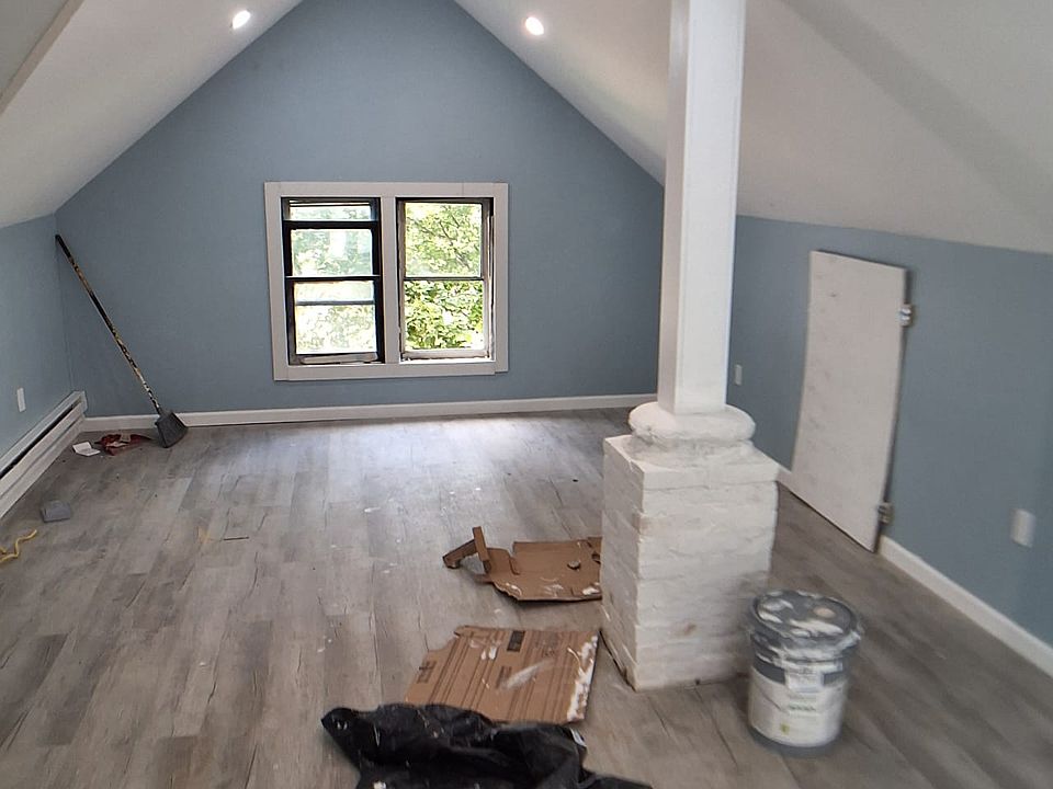 1st image of 5 Ridge St APT 2