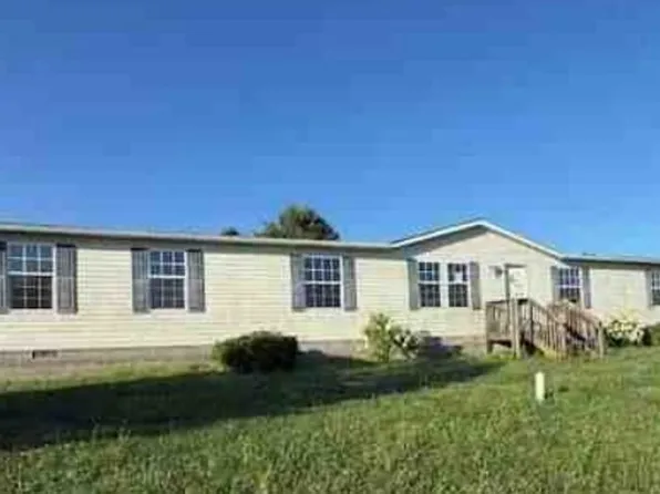 94 Holly St, Belington, WV 26250