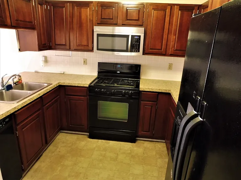 504 Ashley Oaks Private Dr — Photo 5