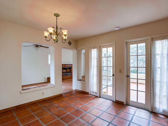 5th image of 5711 Bellevue Ave