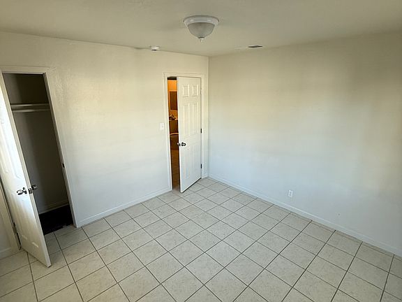 4th image of 139 W Tyler St #B