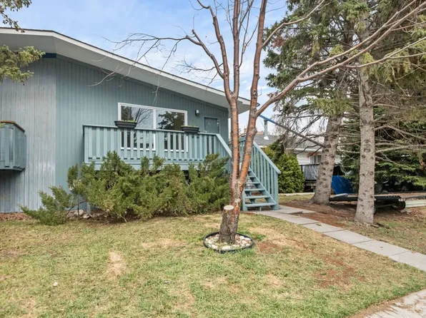 8634 47th Ave NW, Calgary, AB T3B 2A2