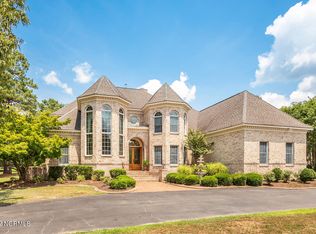 748 Pinepoint Rd, Greenville, NC 27834