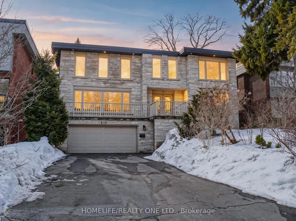 31 Bearwood Dr, Toronto, ON M9A 4G5