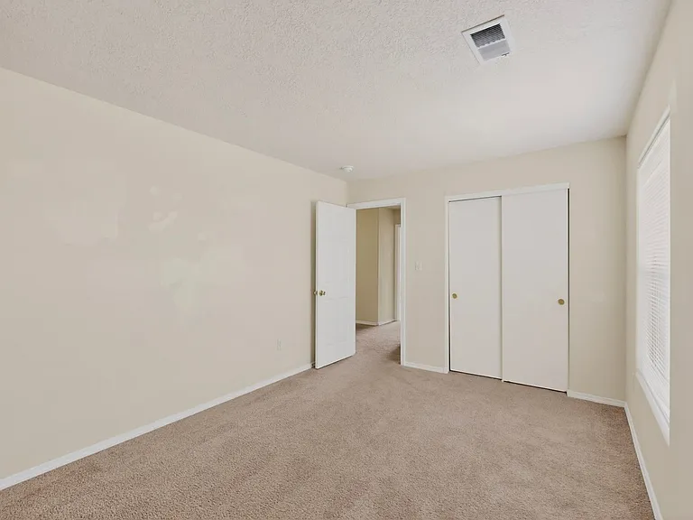 5841 Sandoval Dr NE — Photo 26