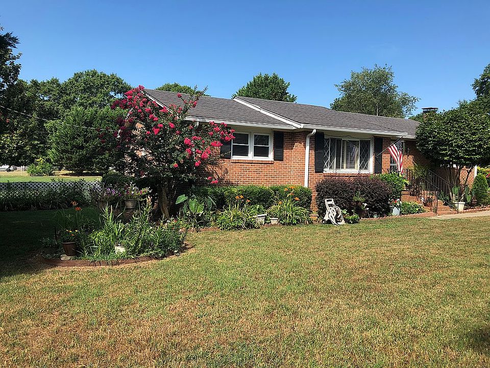 2nd image of 404 Pollard Rd