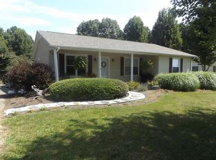 9120 Double Cabin Rd, Hillsville, VA 24343